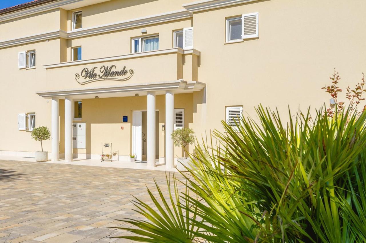 Luxury Apartments Villa Mande Malinska Exterior photo